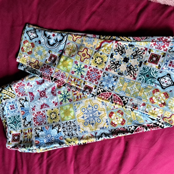 LuLaRoe TC leggings - Picture 1 of 3